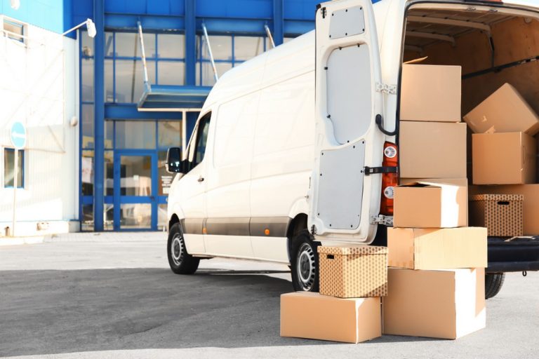 camion de déménagement ouvert